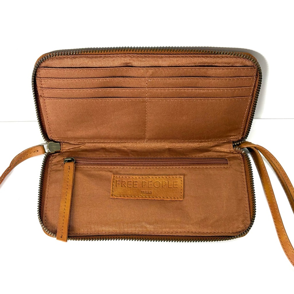 Free People Vegan Leather Zip Wallet Wristlet – Caramel Brown Coastal  Classic